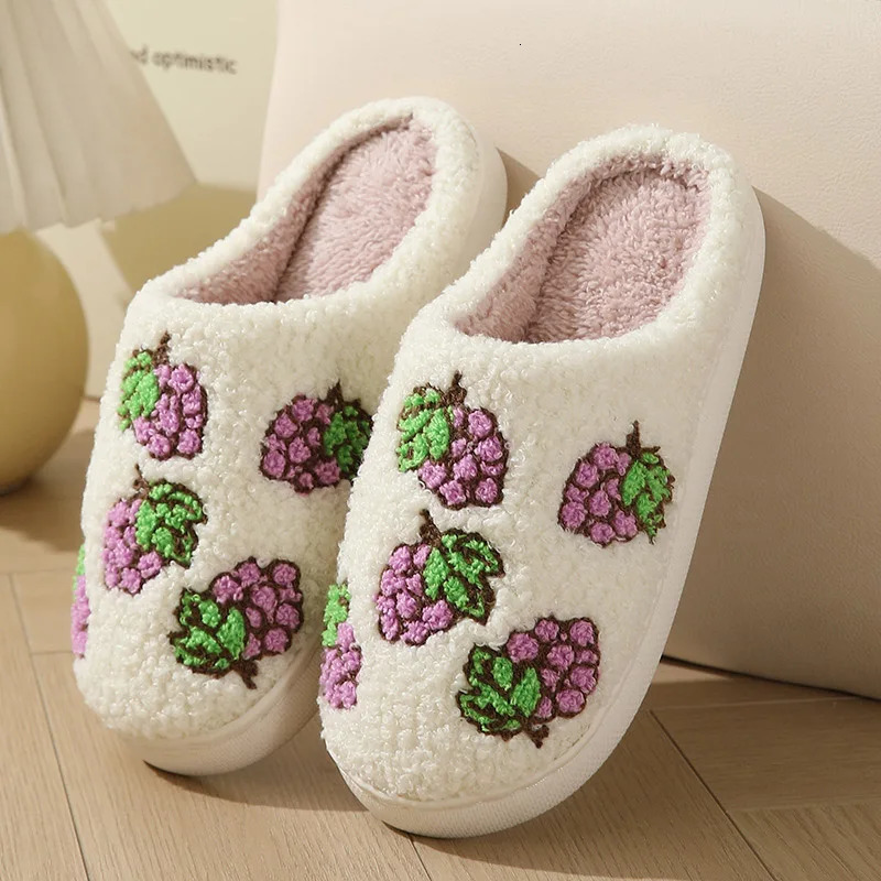 Women Home Cute Cartoon Strawberry Models Cotton Slippers Couple Soft Sole Slip On Suede Slides Winter Comfort Warm Slippers 241115