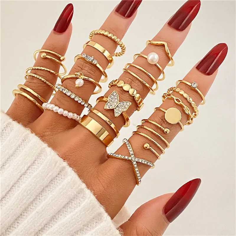 Retro Sparkling Zircon Butterfly Heart Ring Set Gold Bohemian Elegant Eyes Moon Geometric Ring Womens Party Jewelry W250111