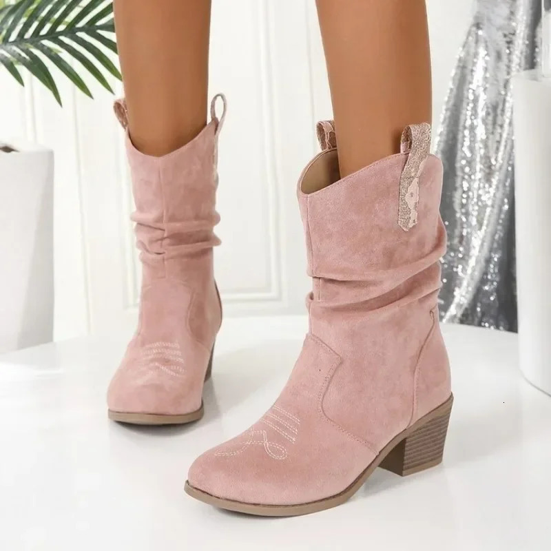Womens shoes 2024 selling sleeve womens shoes winter round heel suede solid short tube thick boots large size fashionable boots 241115