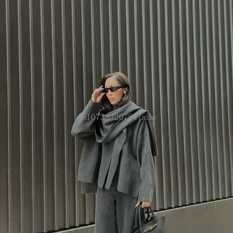 Autumn Fashion Women Scarf Collar Short Wool Blends Coat Chic Casual Solid Long Sleeve Button Jacket Female Street Outerwear 241108