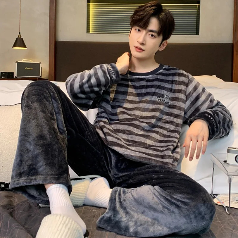 Winter thick round neck long sleeved 2-piece set for mens flannel mens clothing set high-end printing lounge set for mens clothing 241112