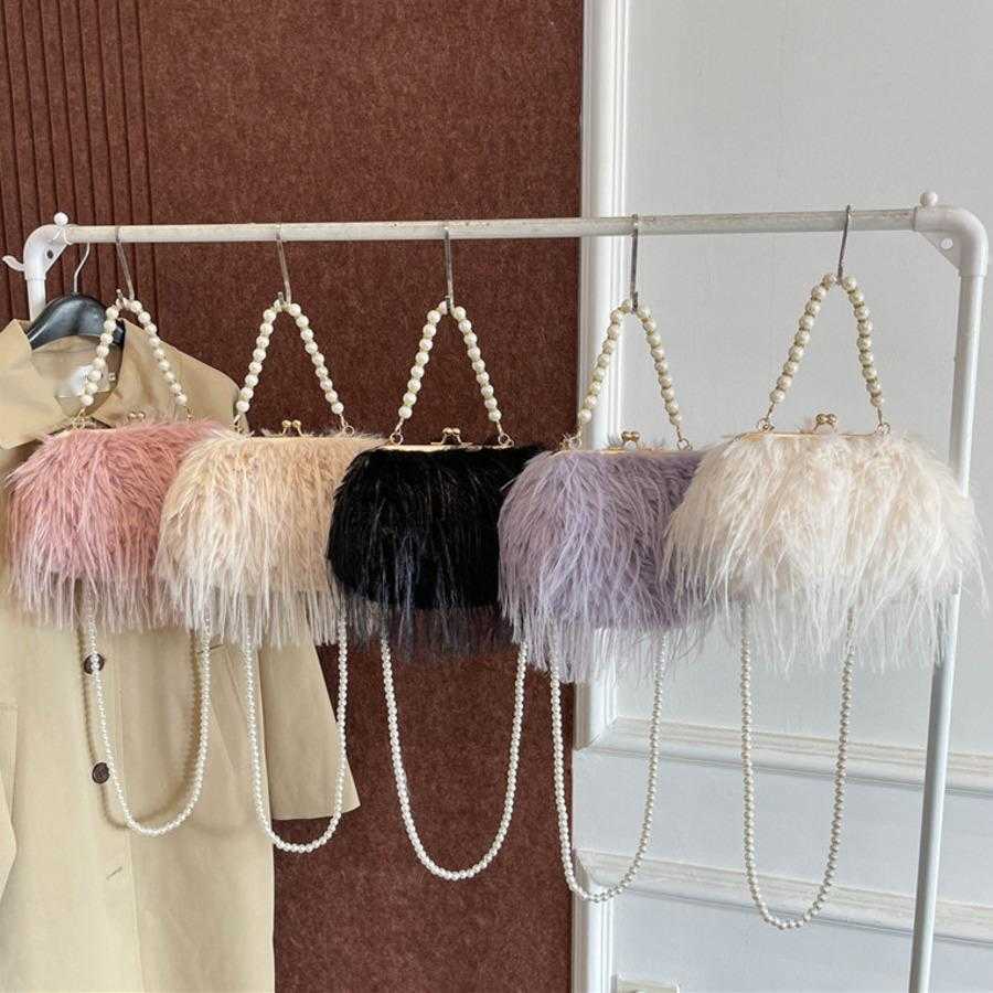 Plush Shoulder Bag With Tassel Pearl Furry Small Designer Bag Fragrant Style Fashionable Totes Handbag Crossbody Bag 241104