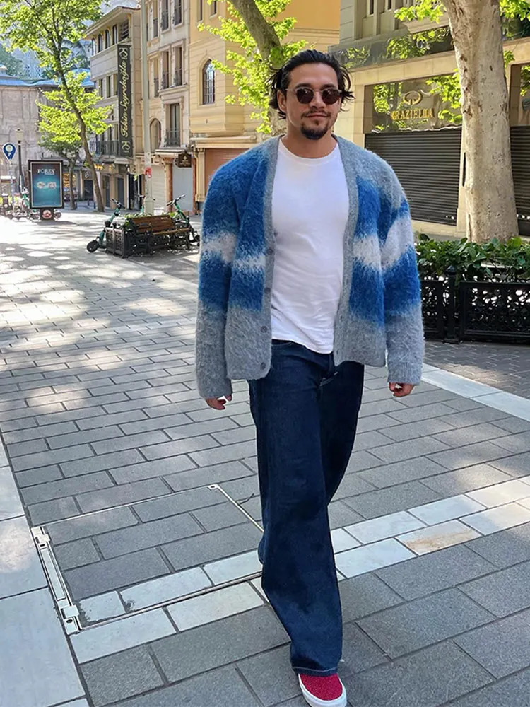 Striped plush Vneck cardigan wool sweater mens loose casual brushed knit trend simple paradigm Harajuku street jacket 241115