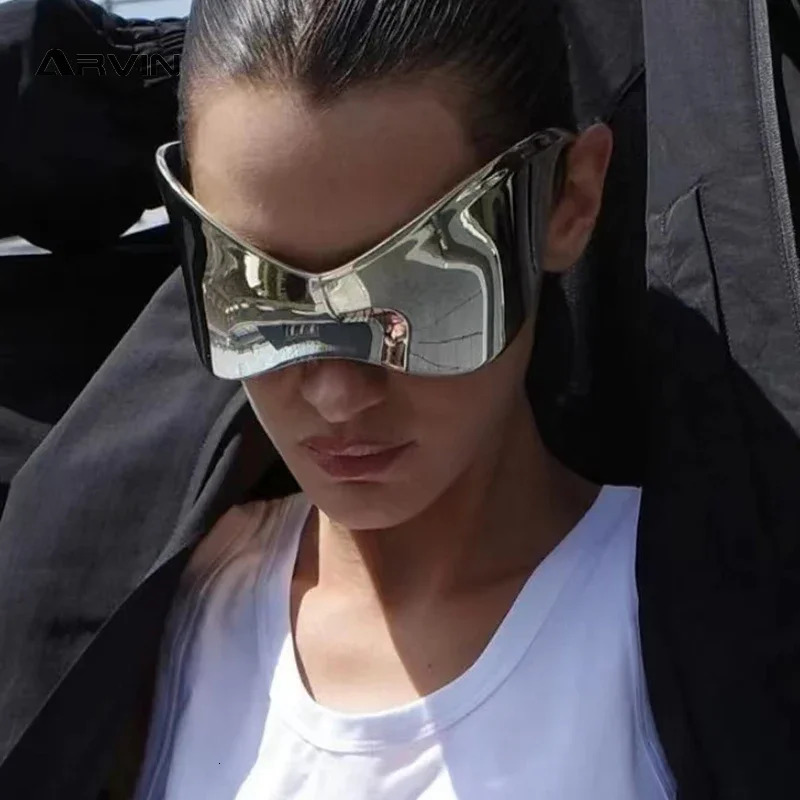 Oversized Futuristic Shield Sunglasses for Women Men Fashion Silver Mask Visor Sun Glasses Female Punk Y2K Eyeglasses 241116