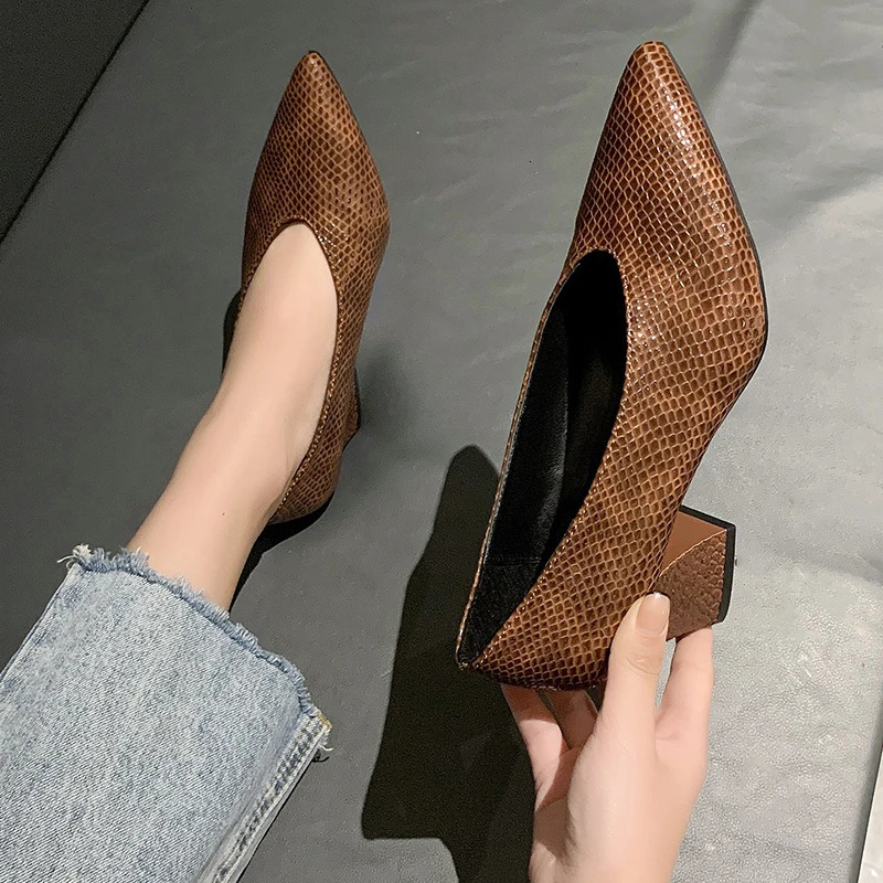 Large size soft leather shallow mouth thick high heels for women Spring and Autumn snake skin pattern high heels for women 241115