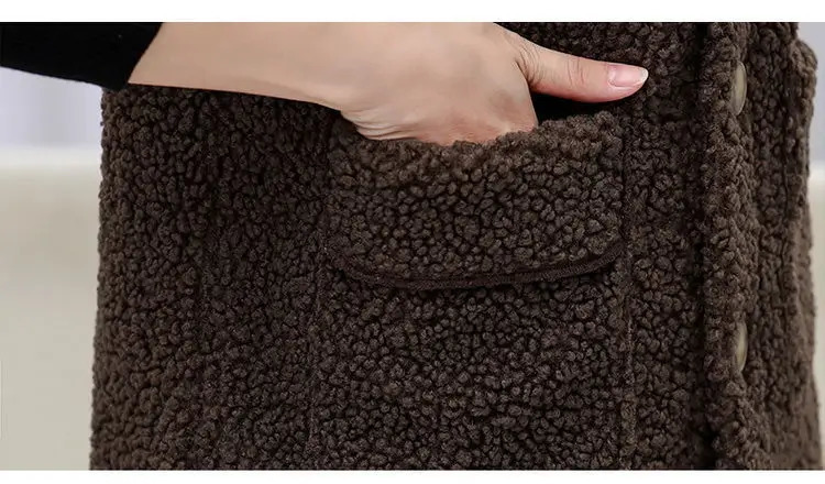 Large size spring and autumn womens button vest sheepskin winter warm thick wool vest sleeveless jacket womens coat 241111