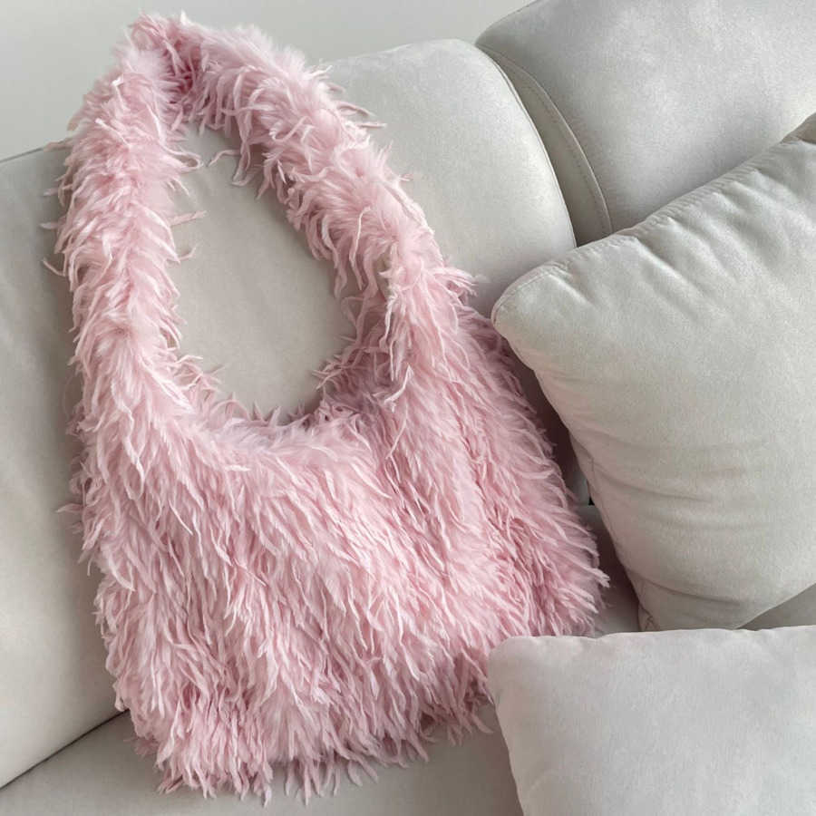 Autumn Winter Tassel Furry Tote Bag Long Trendy Shoulder Bag Fashionable Shopping Bags Commuting Versatile Tote Bag Totes Handbags 241104