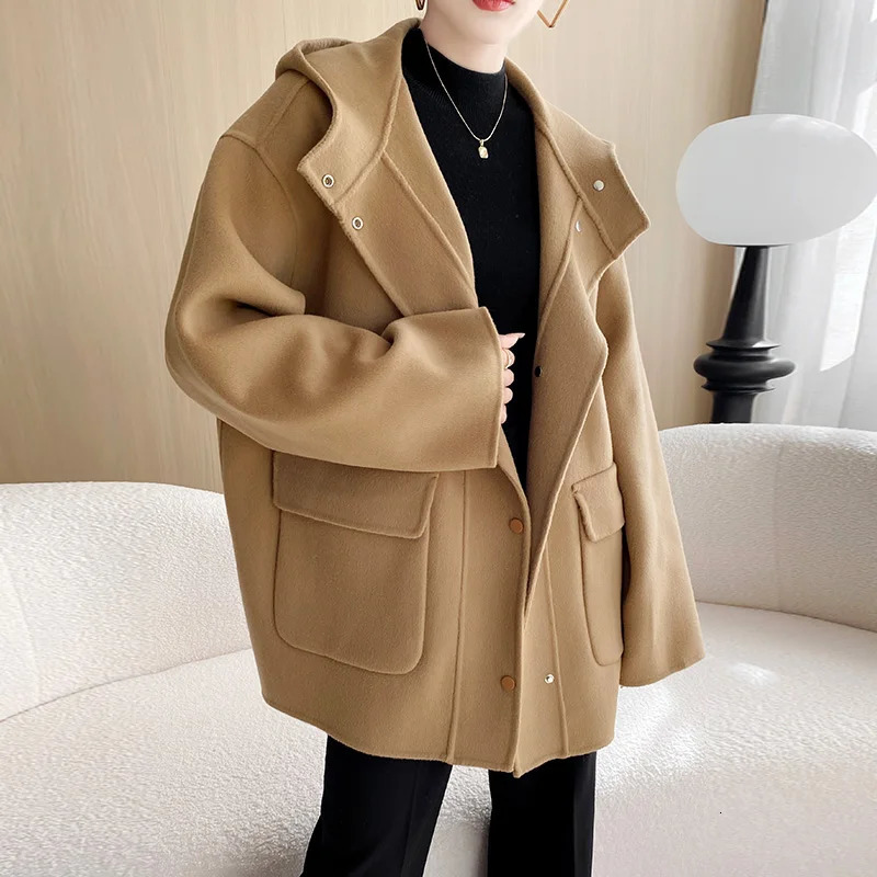 2024 Autumn and Winter 100 Wool Womens Coat Fashion Casual Hooded Metal Buckle with Pocket Versatile MidLength 241108