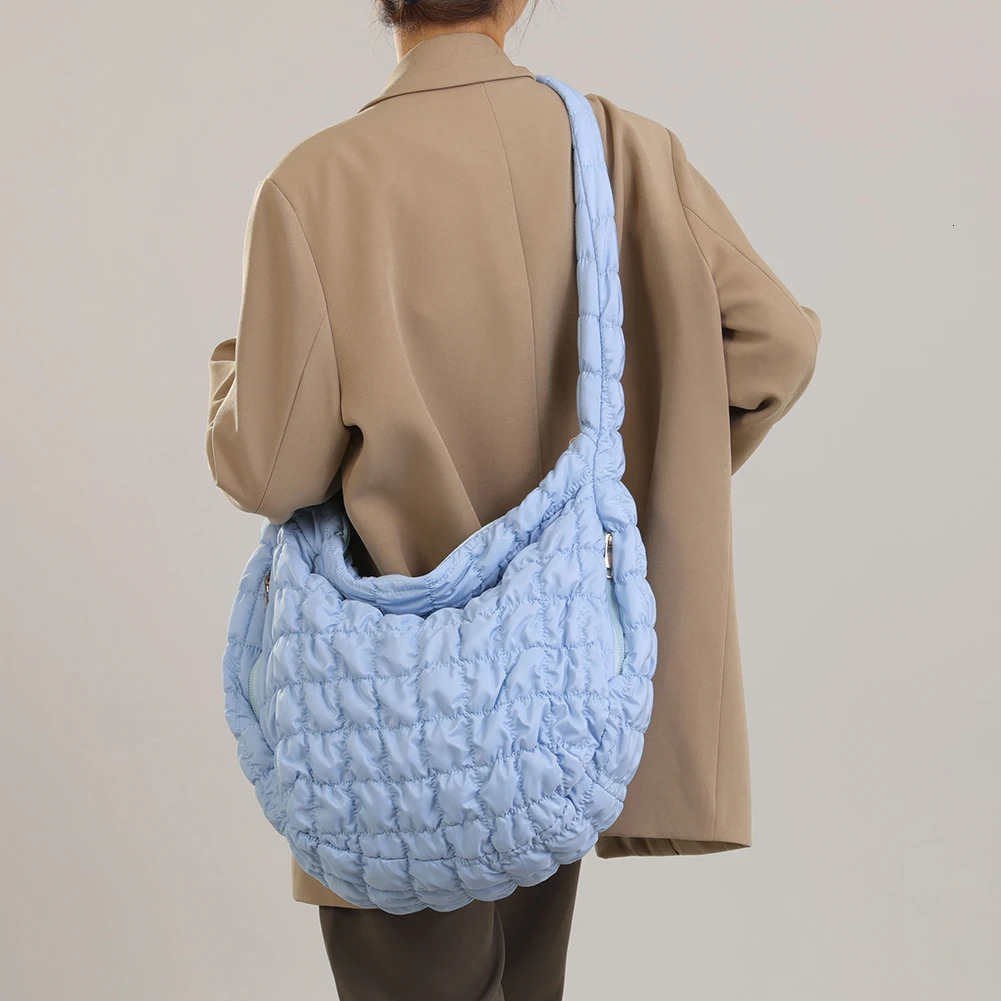 2025S New Free Shipping Designer Bag Bedding Horizontal Shoulder Suitable For Women Large Capacity Handbag Winter Iatable Bubble Cloud Shopping Messen