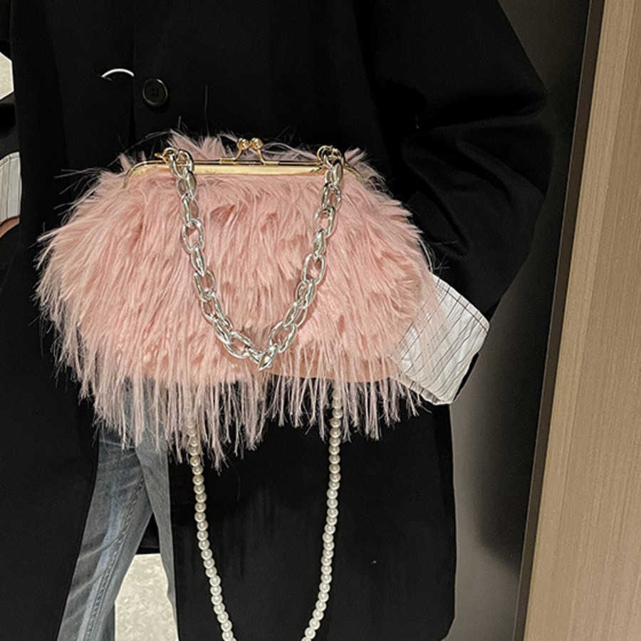 Plush WoMens Shoulder Bag Tassel Pearl Chain Single Crossbody Bag Fairy Clip Buckle Tote Bag Dinner Bag 241104