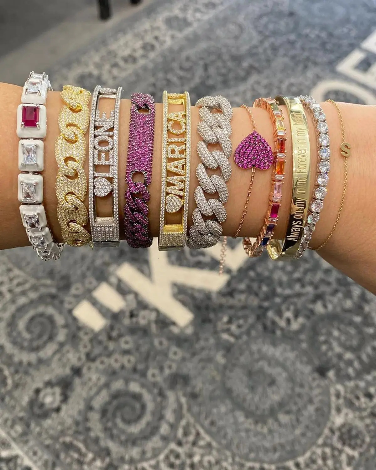 Custom Personalized Name Bangle Letters Heart Evil Eyes Charm Bracelet Ice Out Pave 5A Shiny Cz for Woman Jewelry Gift 240416