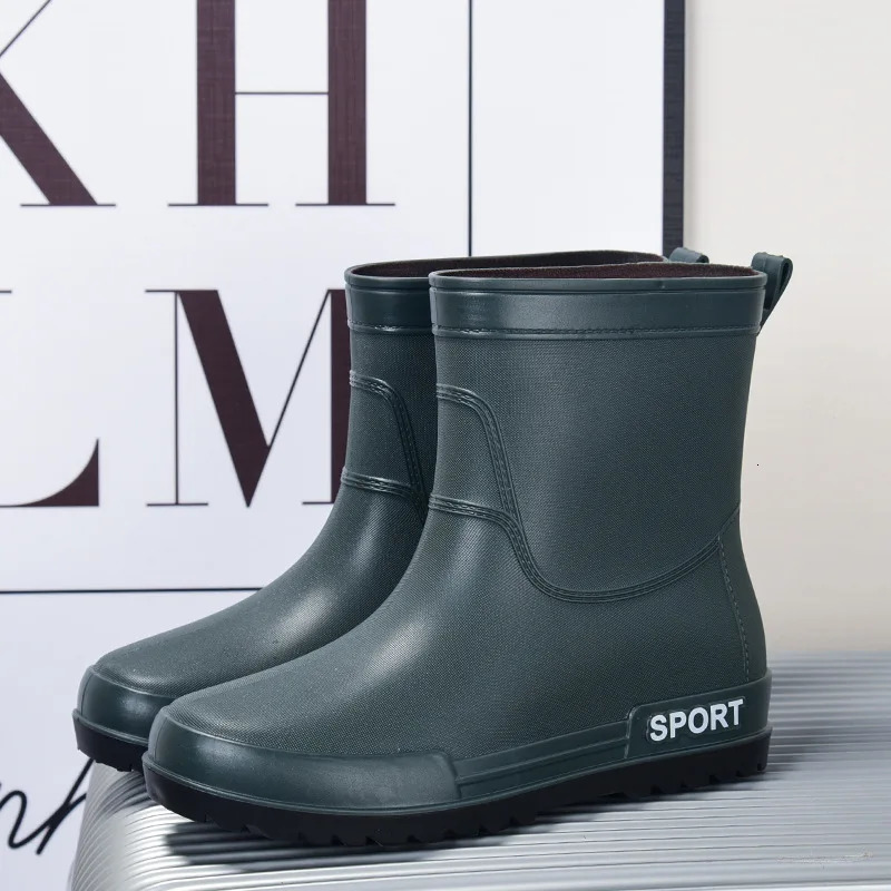 Fashionable Mens Rain Shoes Waterproof and Non Slip Outdoor Fishing Kitchen Work Rubber Shoes Wearresistant Water Shoes y241115