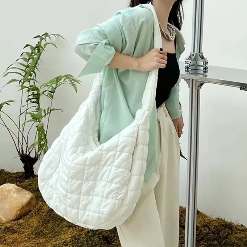 2025S New Free Shipping Designer Bag Casual Cushion Pleated Large Handbag Fashionable Shoulder Cross Body Womens High-quality Underwear Bag Wallet