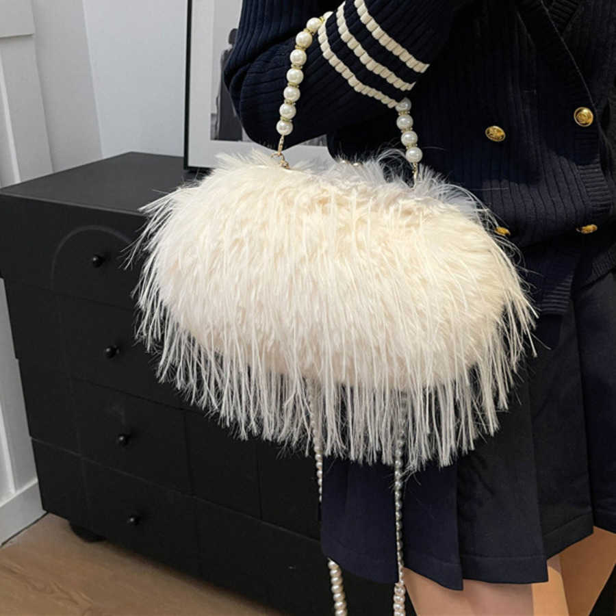 Plush Shoulder Bag With Tassel Pearl Furry Small Designer Bag Fragrant Style Fashionable Totes Handbag Crossbody Bag 241104