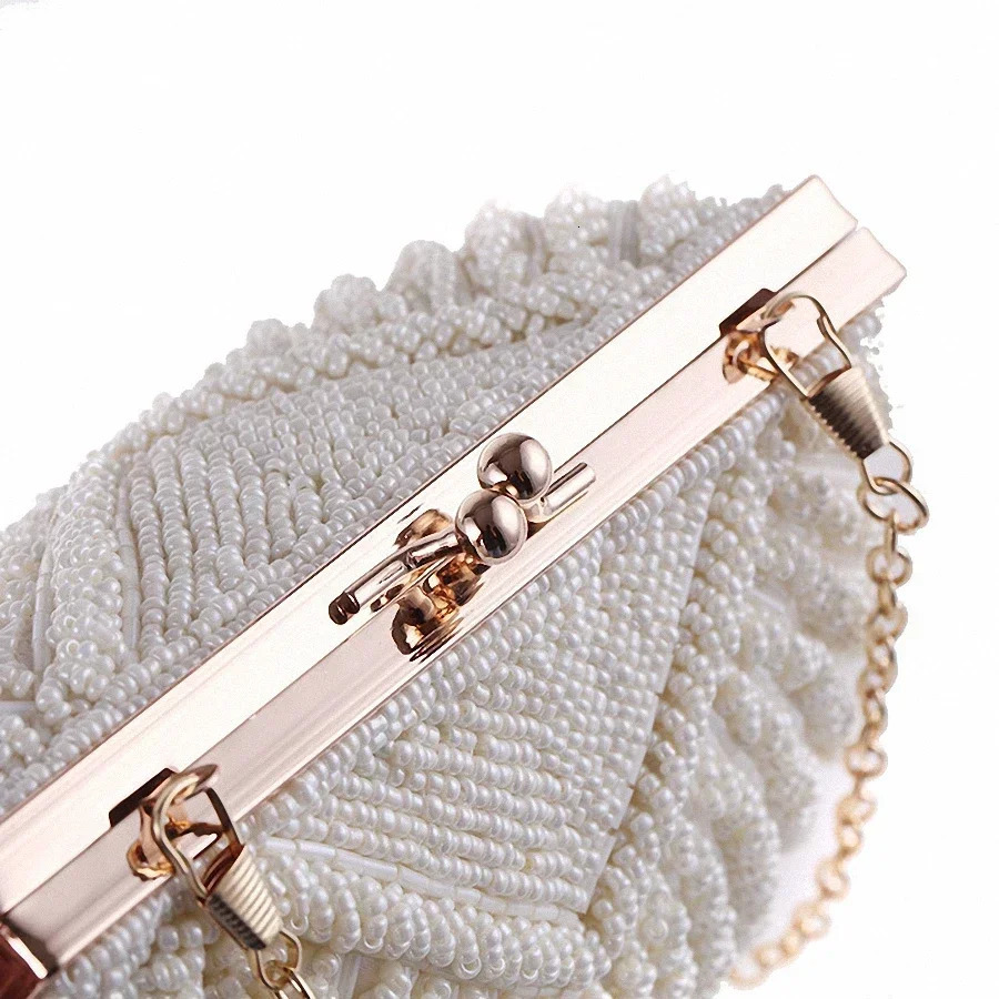 New free shipping designer bag Evening wear womens clutch wedding bride handbag pearl fashionable shell chain party bag LI-383 241115