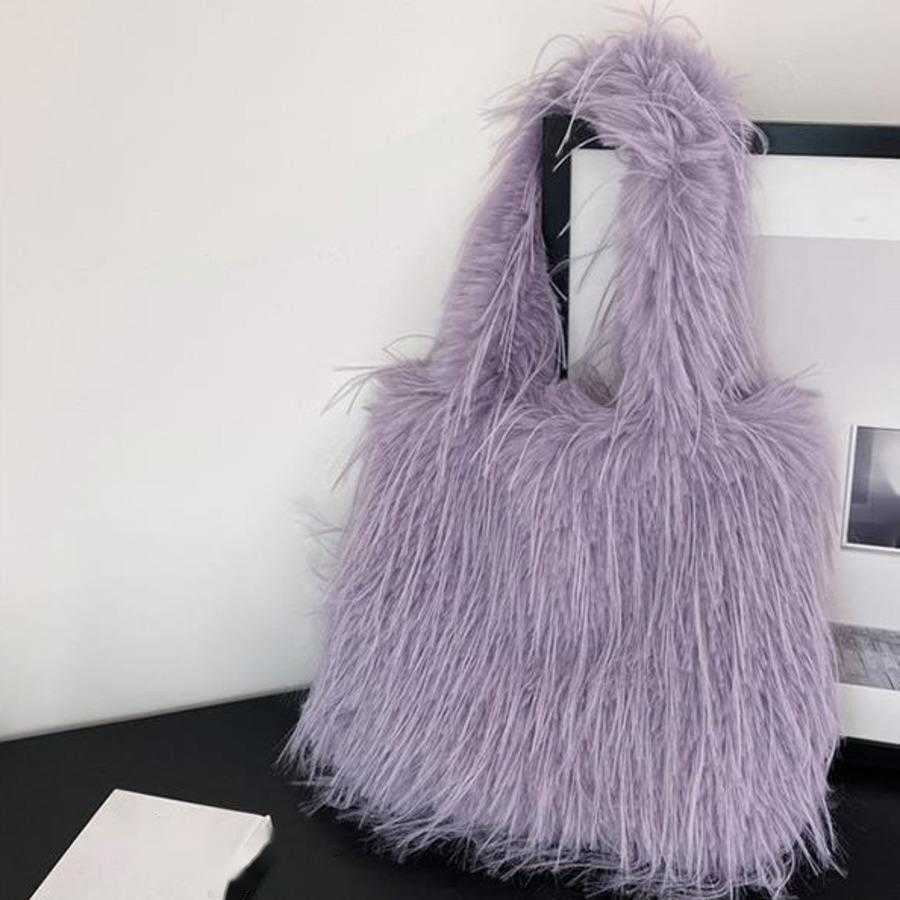 Autumn Winter Tote Bag Large Capacity Shopping Bags For Women New Style Tassel Shoulder Bag Plush Bucket Bag 241104