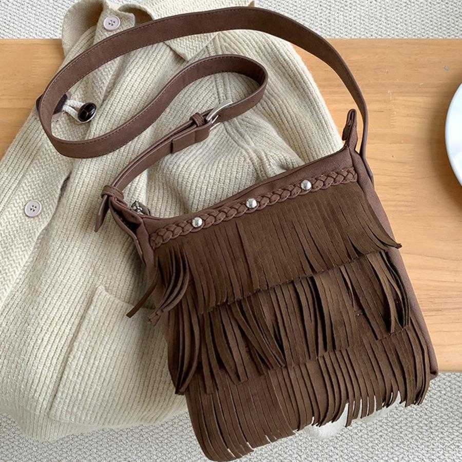 Niche Design Woven Crossbody Bag For Women Autumn Winter Small Designer Bag Velvet Tassel Tote Bag Simple Diagonal Shoulder Bags 241104