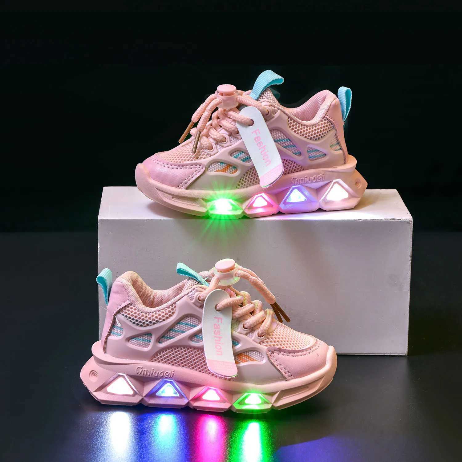 2024 New LED Baby Luminous Shoes Boys Glowing Children Sport Sneakers Kids Girls Anti-slip Toddler Mesh Flats Flash Light Shoes Z250217