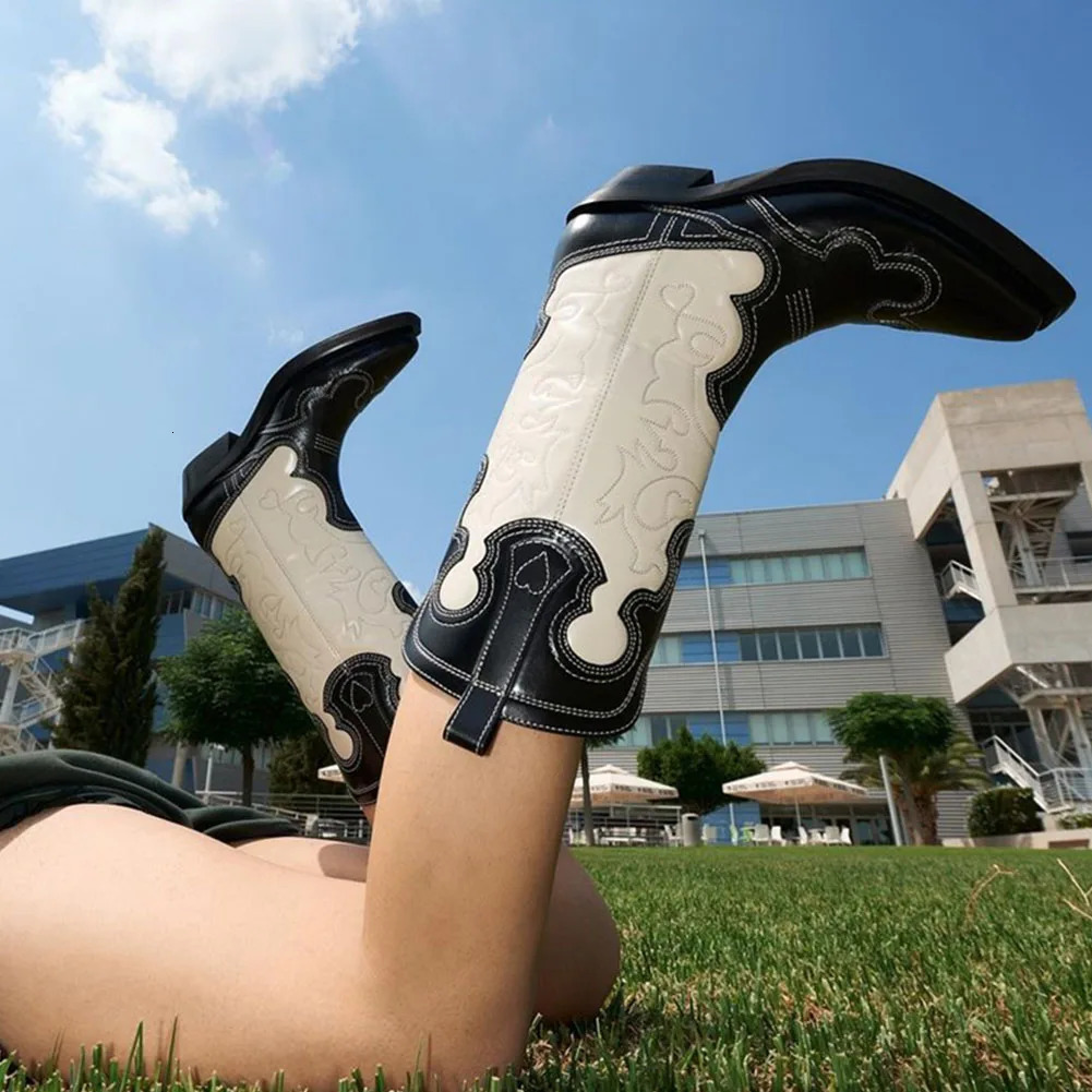 2024 Retro Embroidered Cowboy Girl Boots Fashion Womens Western Boots Pointed Toe Mid calf Cowboy Punk Womens Shoes 241115