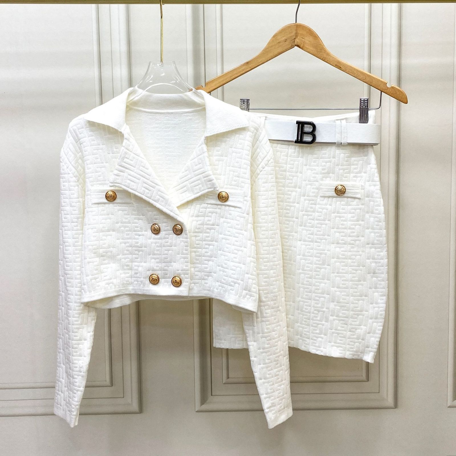 Autumn and Winter Vneck Knitted Coat Long Sleeve Solid Fashion TemperamentHip Wrapped Slim Short Skirt Womens Set 240416