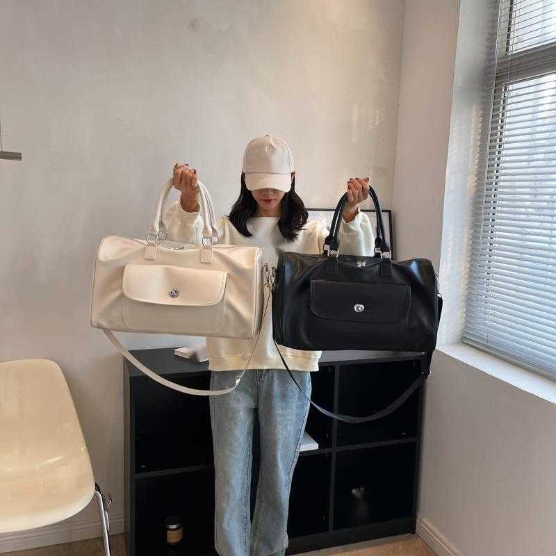 Travel Bag for Women Large Capacity Short Distance Travel Portable Luggage Bag Multifunctional Pu Yoga Portable Fitness Bag