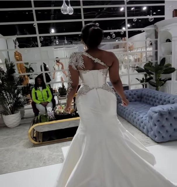 ASO EBI Sexy A-e High Split Wedding Dresses One Shoulder Beaded Slit Bridal Gowns 2024