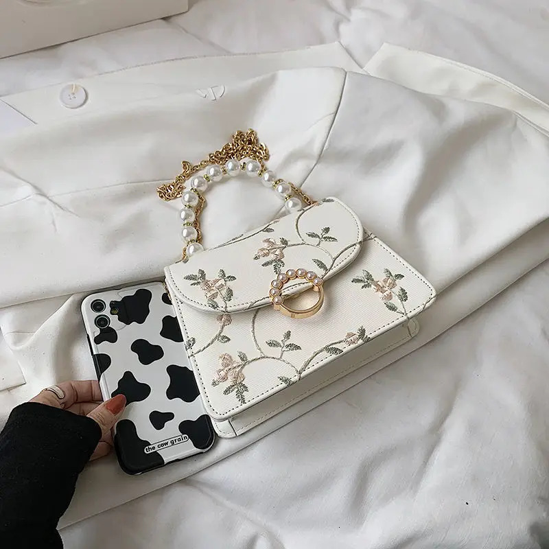 2025S New Free Shipping Designer Bag Shell Bead Fashion Sweet Clutch Handbag Lace Wedding Chain Womens Shoulder Cross Bag Wallet