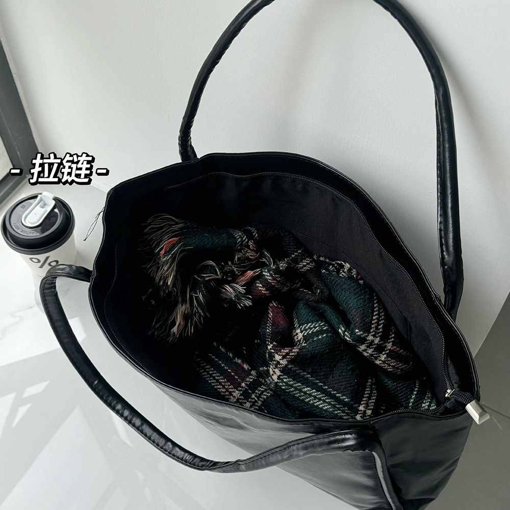 Designer women's new style, hand-held, single shoulder, large capacity, versatile, casual, underarm bag, commuting, campus tote bag