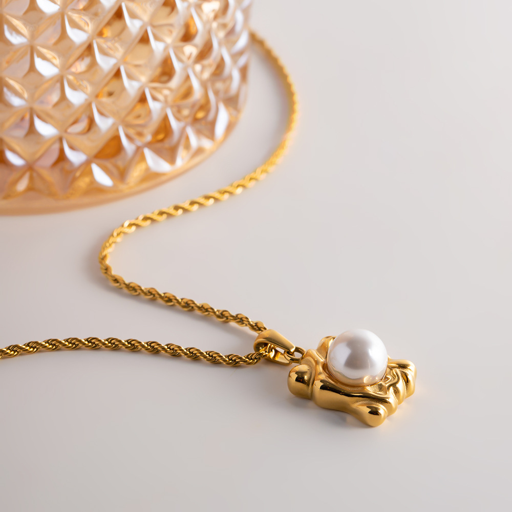 Classic Fashion Imitation Pearl Pendant Necklace for Womne 18k Gold Plated Titanium Steel Colorless Fried Dough Twists Chain Hammer Pendant Jewelry Wh