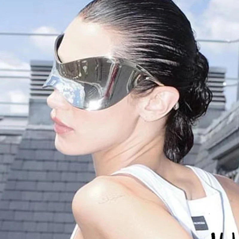 Oversized Futuristic Shield Sunglasses for Women Men Fashion Silver Mask Visor Sun Glasses Female Punk Y2K Eyeglasses 241116