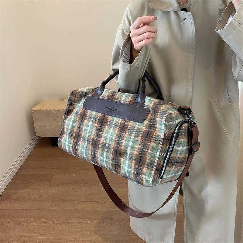 Ladies Crossbody Fitness Bag Crossbody Lightweight Business Travel Airplane Bag Fashion Short Distance Handheld Travel Bag