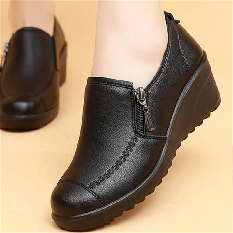 Classic leather womens shoes round toe casual and comfortable womens wedge shoes spring and autumn fashion womens shoes 10 styles 241115