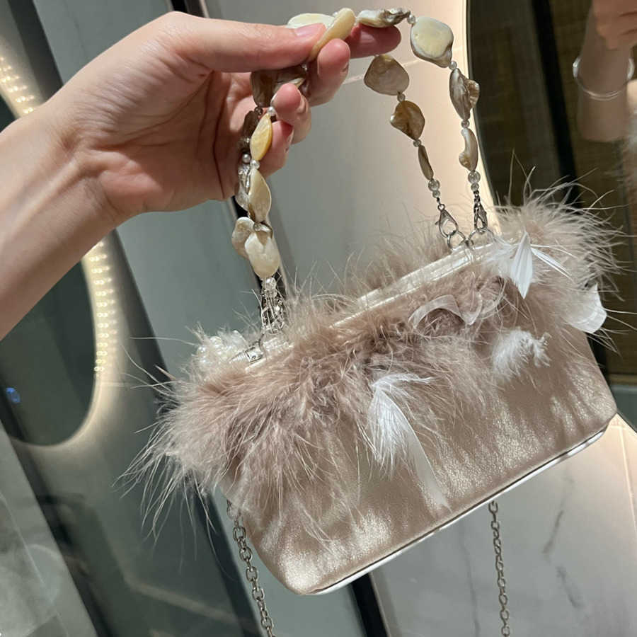 Sweet Plush Tote Bag Pearl Handheld Straddle Tassel Feather Bag New Style Handheld Shoulder Bags Fashionable 241104
