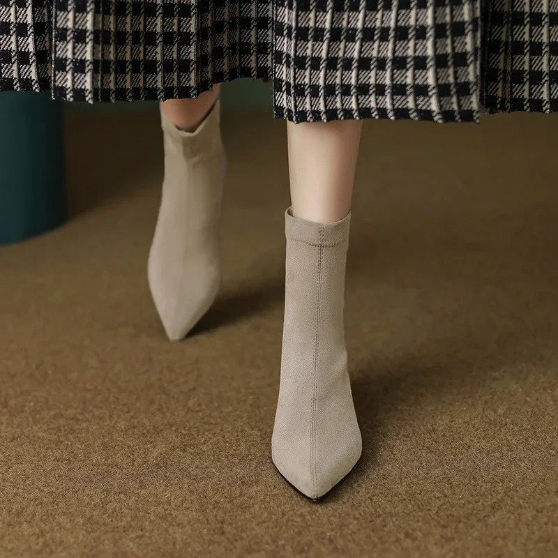 Womens elastic boots 2024 autumn/winter Pointed suede nude color anti slip back zipper high-heeled fashionable boots Botas Mujer 241115