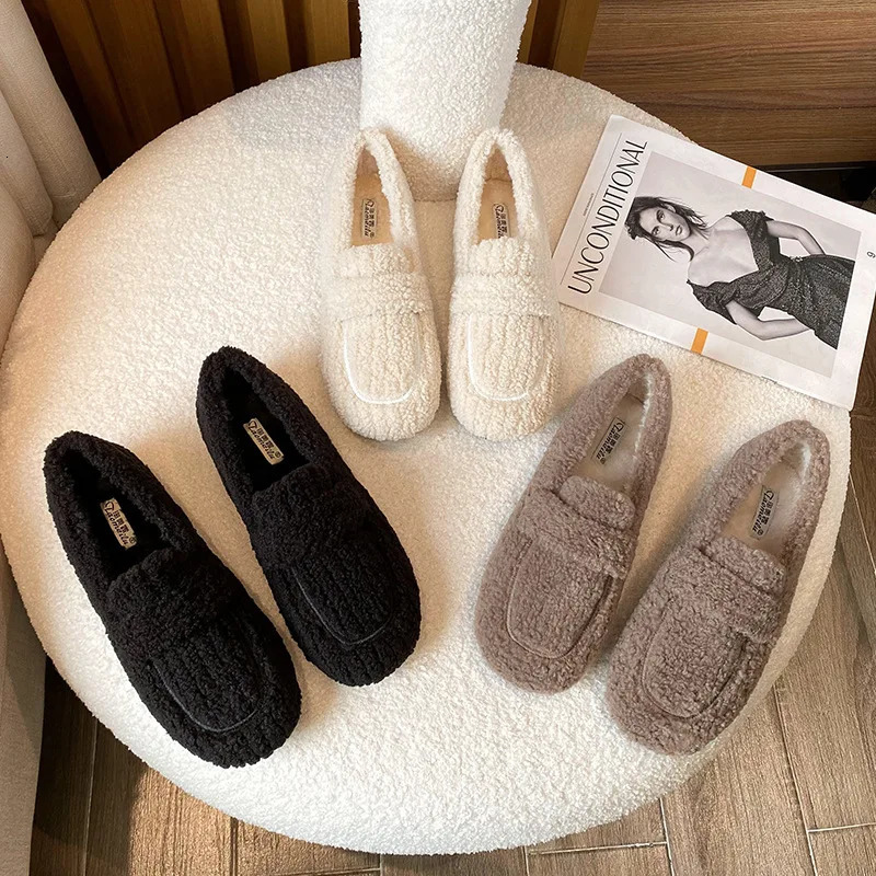 Plus size 34-43 womens wool shoes winter warm cotton Loafers womens Lambswool Moccasins sliding on round toe womens sheepskin apartment 241115