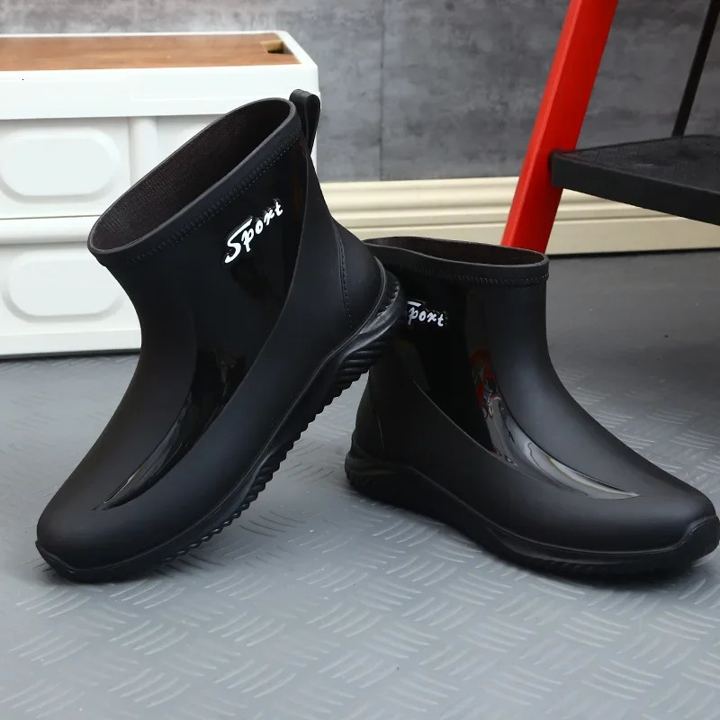 Fashionable Mens Rain Shoes Waterproof and Non Slip Outdoor Fishing Kitchen Work Rubber Shoes Wearresistant Water Shoes 241115