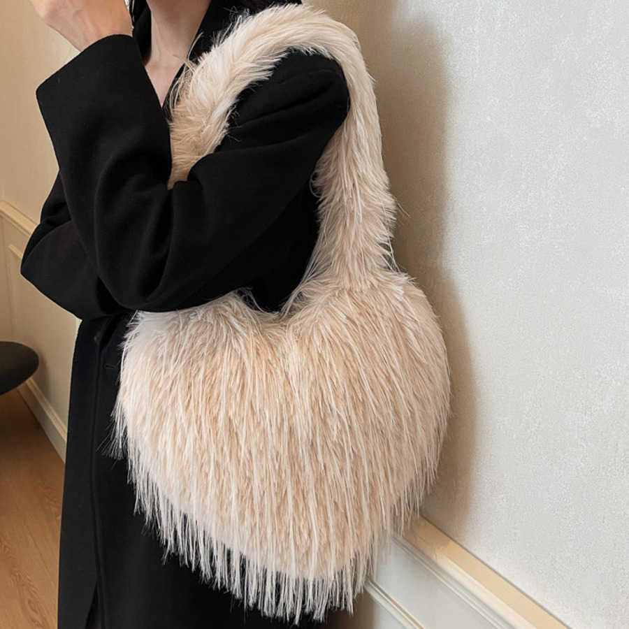 Love Plush Designer Bag Autumn Winter Trendy Crossbody Bags Plush Forest Sweet Shoulder Bags Style Underarm Hobo Bag 241104