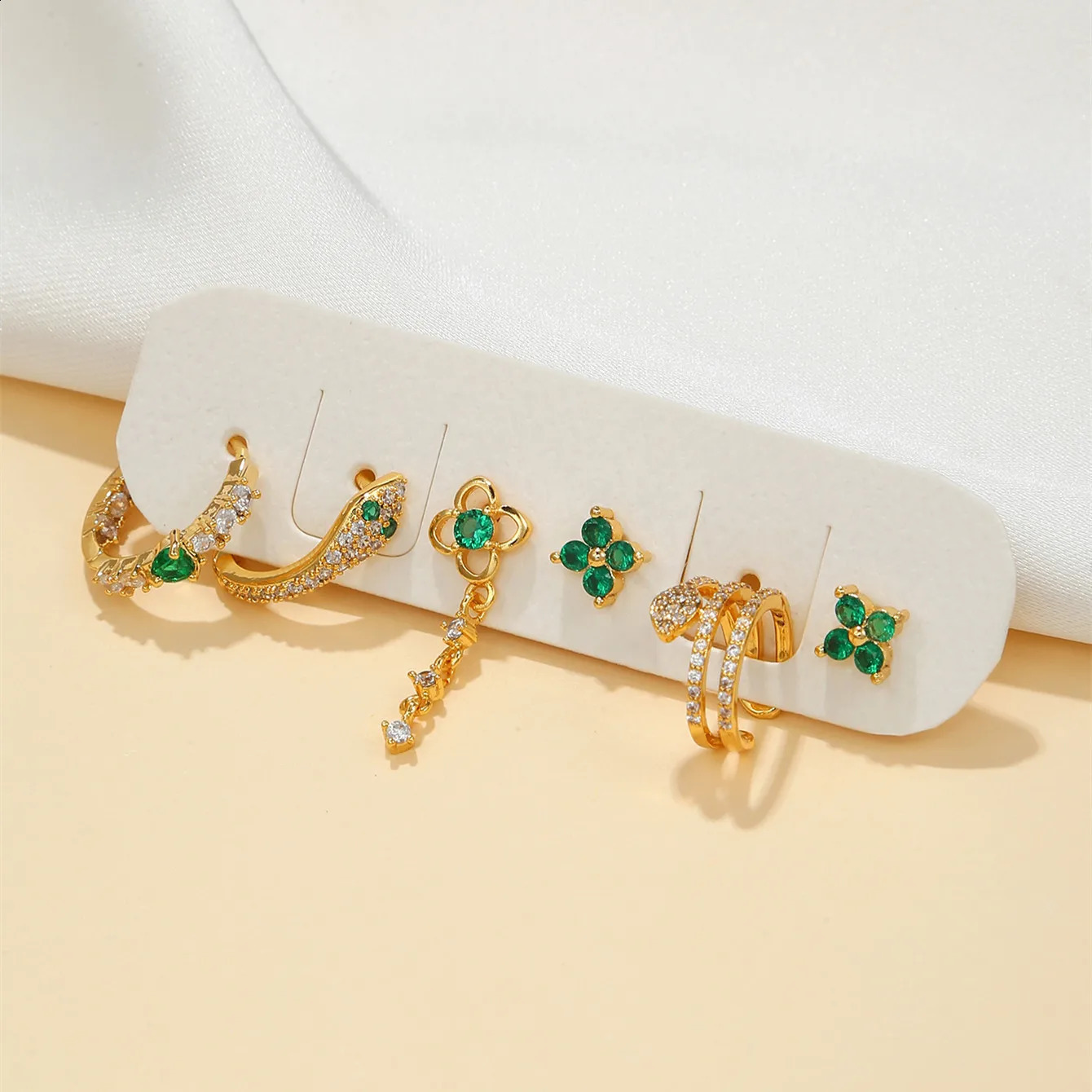 2000s Aesthetic Y2k Green Snake Piercing Kit for Teen Girls Earrings 6pcs Zircon Clover Ear Daith Tragus Cartilage Accessories 241116