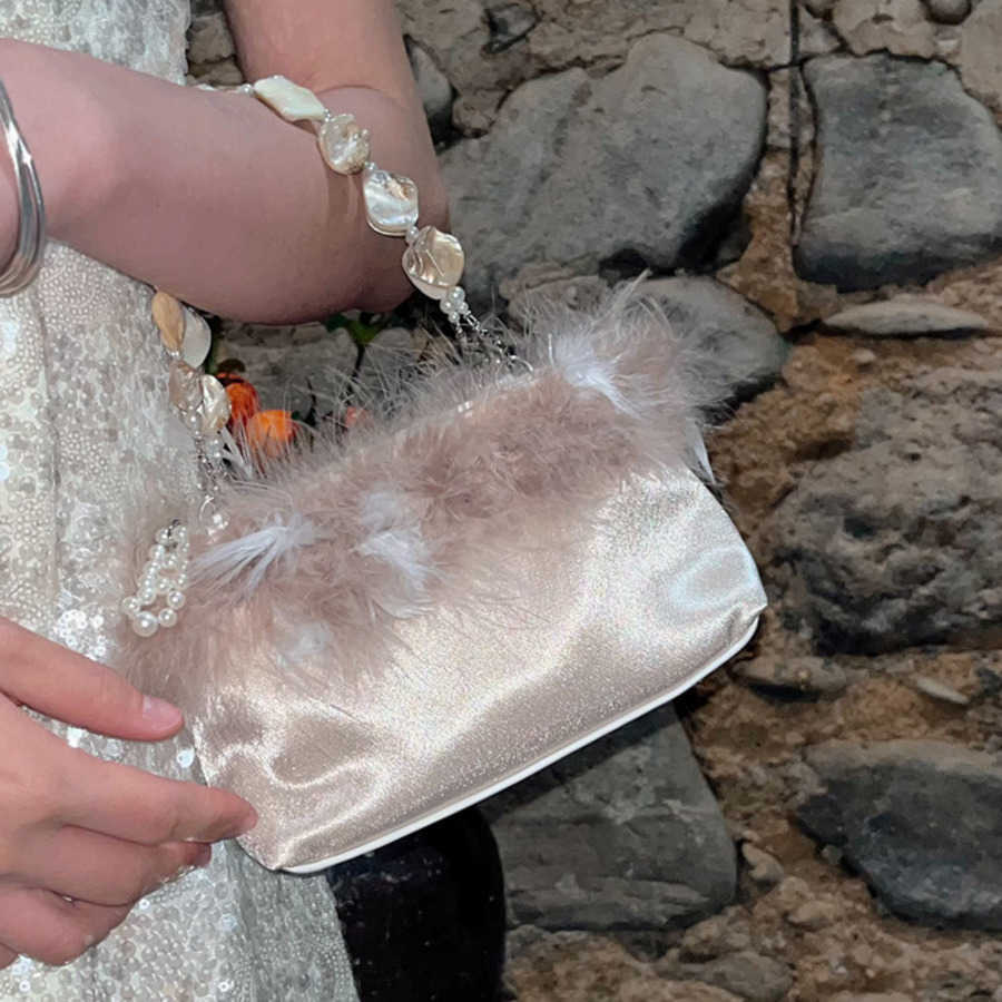 Sweet Plush Tote Bag Pearl Handheld Straddle Tassel Feather Bag New Style Handheld Shoulder Bags Fashionable 241104