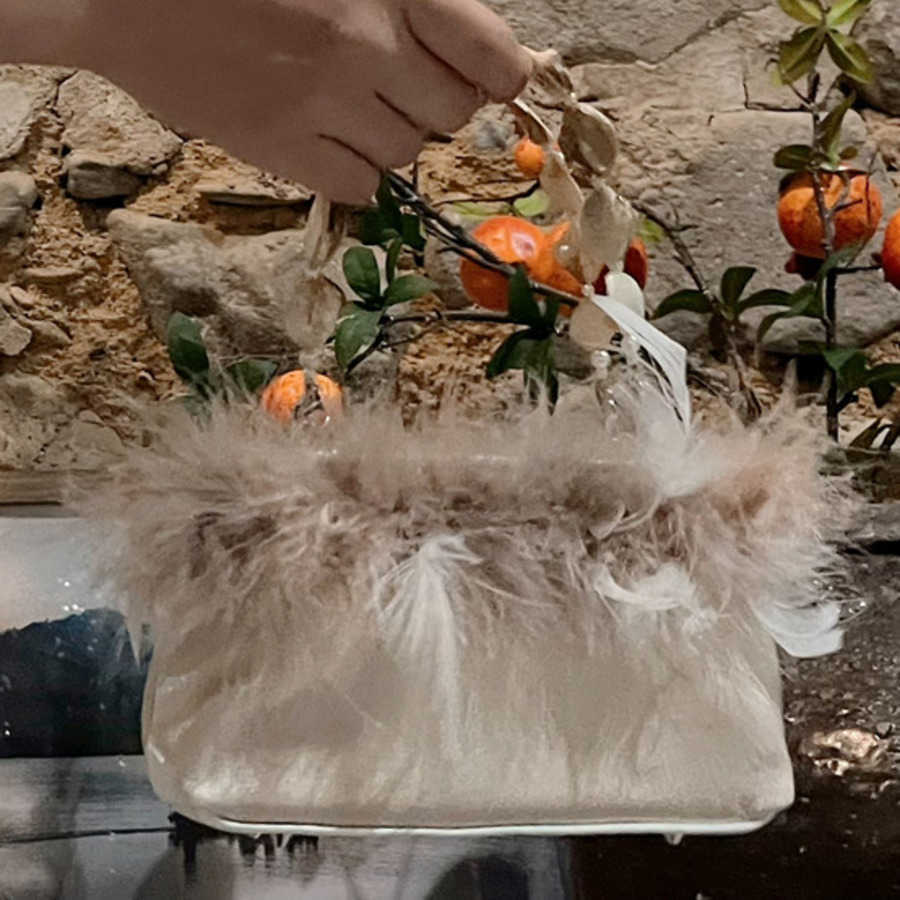 Sweet Plush Tote Bag Pearl Handheld Straddle Tassel Feather Bag New Style Handheld Shoulder Bags Fashionable 241104