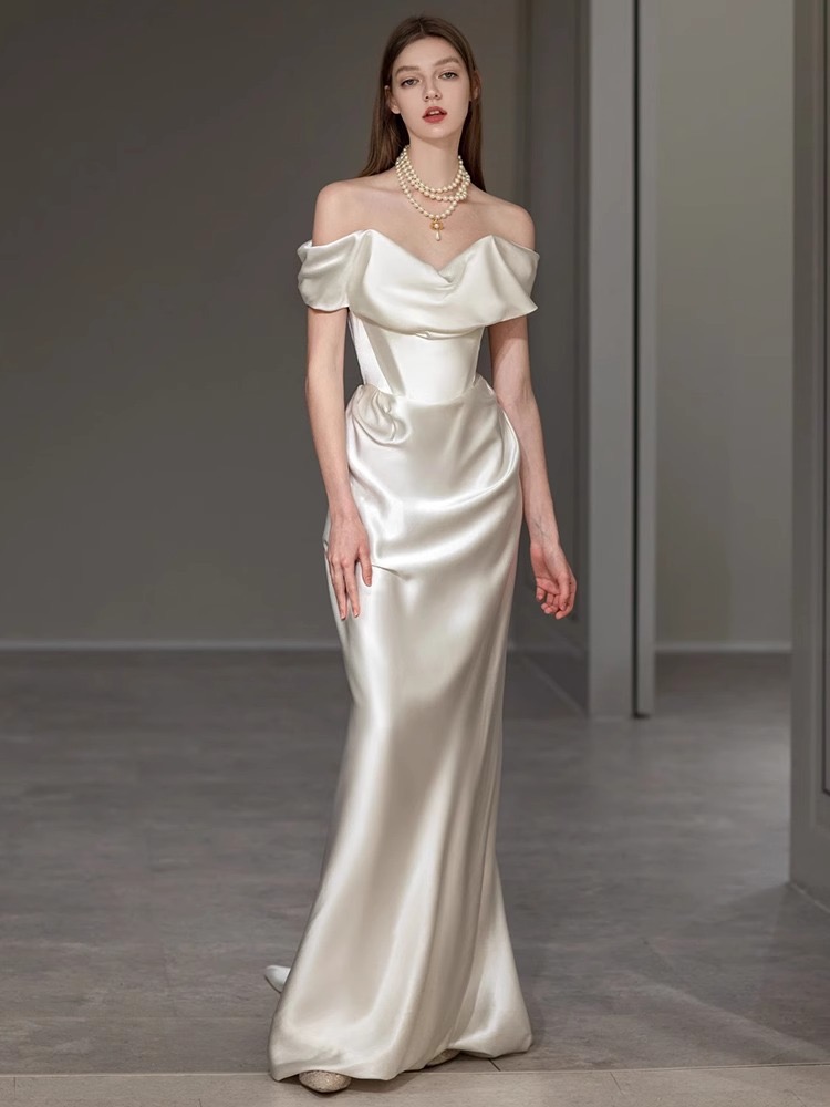 2024 satin Mermaid Wedding Dresses Dubai Saudi Arabia Sexy Off The Shoulder Elegant boho Satin Ruffles Bridal Gowns Vintage princess Country Bride Rec