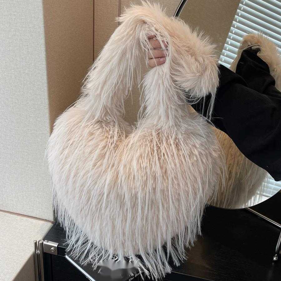 Love Plush Designer Bag Autumn Winter Trendy Crossbody Bags Plush Forest Sweet Shoulder Bags Style Underarm Hobo Bag 241104