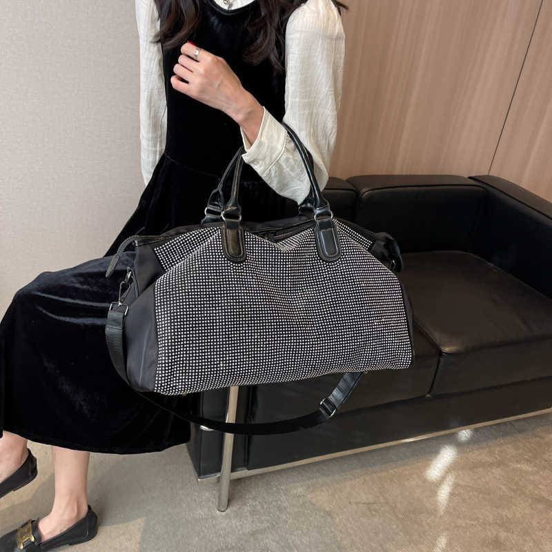 Large Capacity Travel Bag Womens Casual Korean Version Handbag Sequinlaid Diamonds Sports and Fitness Bag Crossbody Travel Luggage Bag