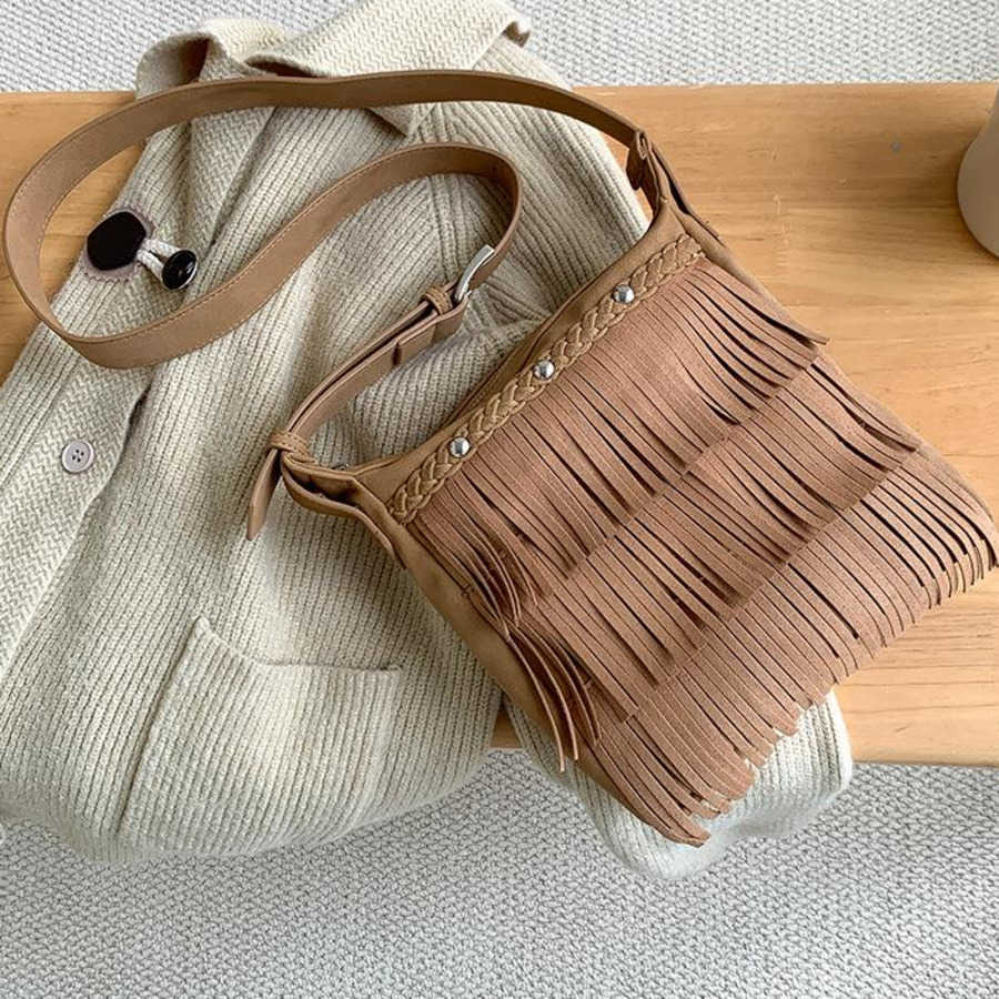 Niche Design Woven Crossbody Bag For Women Autumn Winter Small Designer Bag Velvet Tassel Tote Bag Simple Diagonal Shoulder Bags 241104