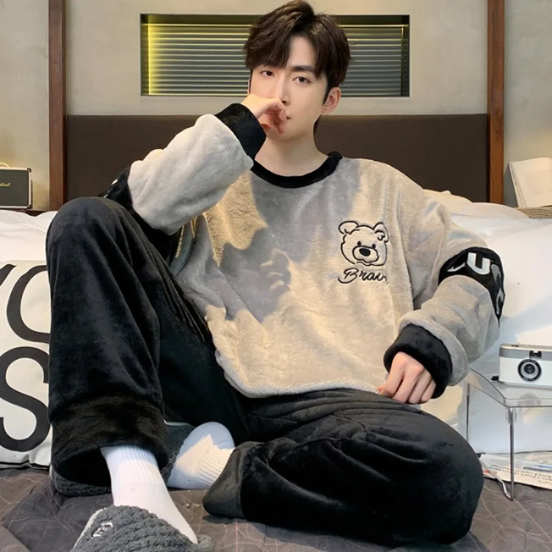 Winter thick round neck long sleeved 2-piece set for mens flannel mens clothing set high-end printing lounge set for mens clothing 241112