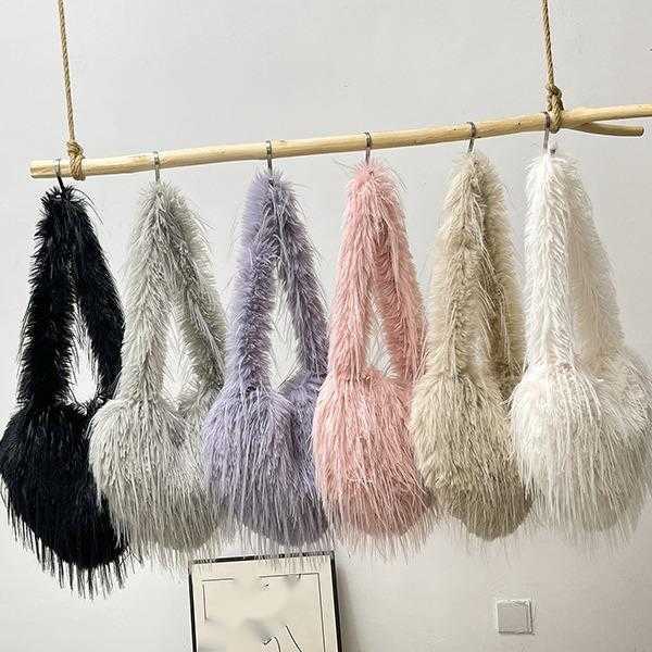 Autumn Winter Shoulder Bag Large Capacity Plush Shopping Bags For Women New Style Tassel Tote Bag Totes Handbags 241104