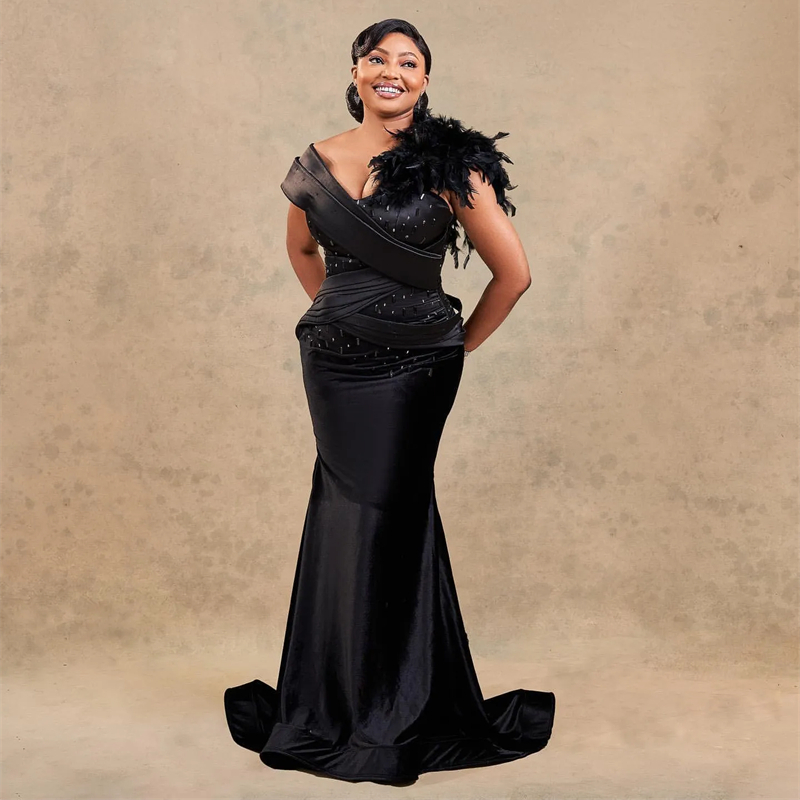 Elegant Beaded Black Mermaid Prom Dresses Feathers Satin Long Evening Dress For Women 2024 Ruched Elegant Special Occasion Gown