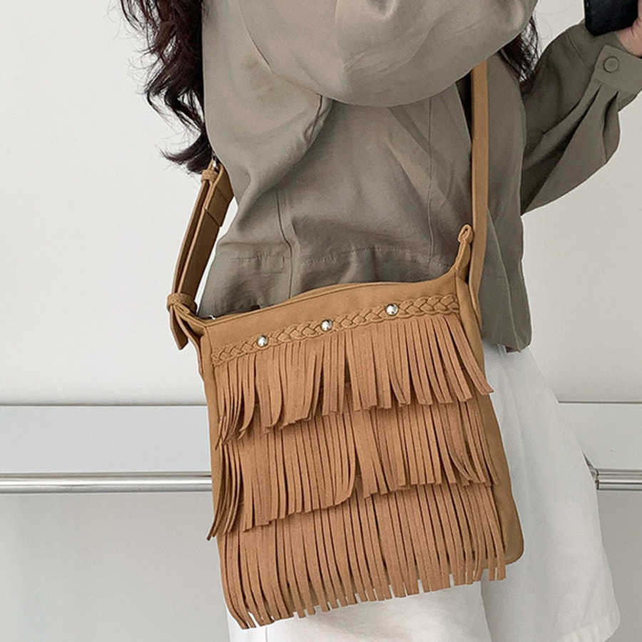 Niche Design Woven Crossbody Bag For Women Autumn Winter Small Designer Bag Velvet Tassel Tote Bag Simple Diagonal Shoulder Bags 241104