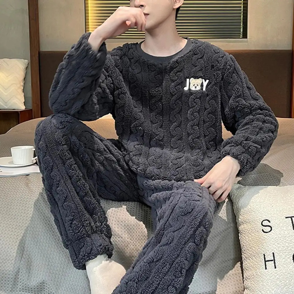 Thick coat set refrigerated winter sleepwear mens winter sleepwear set round neck long sleeved thick twisted texture mens 241112