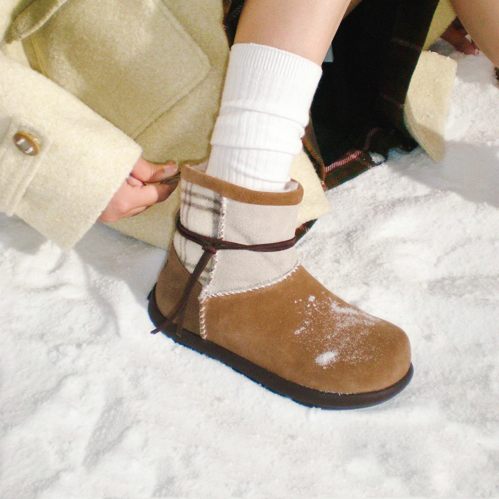 Winter New Fashionable Warm and Velvet Snow Boots.